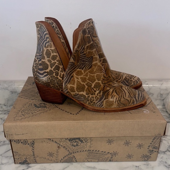 Free People Printed Multi Ankle Boots - Picture 4 of 5